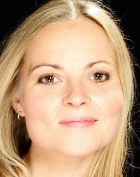 Karine Foviau as Praxina (voice)