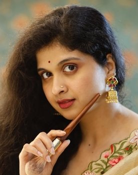 Mrudhula bhaskar as Meera