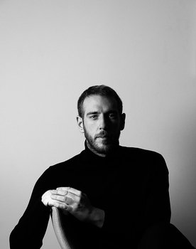 Vasilis Kekatos as Narrator