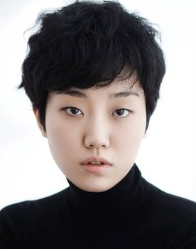 Lee Zoo-young