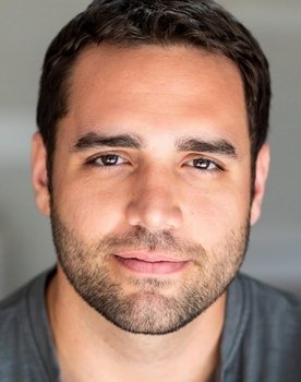 John Grove as Officer Alan King