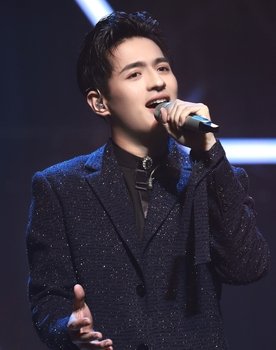 He Liangchen as 