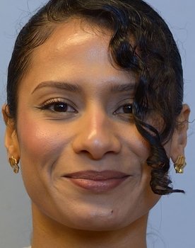 Zahraa Aldoujaili as Aida