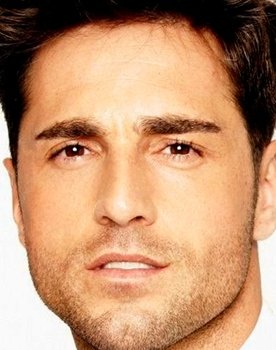 David Bustamante as Coach
