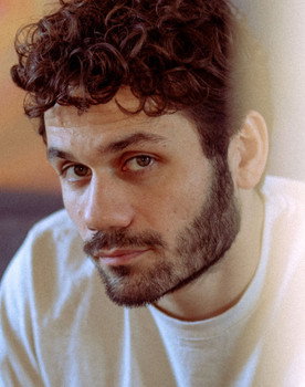 Adib Cheikhi as Amir