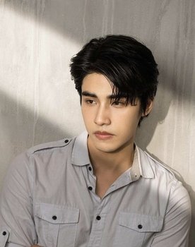 Phuripan Sapsangsawat as Joe