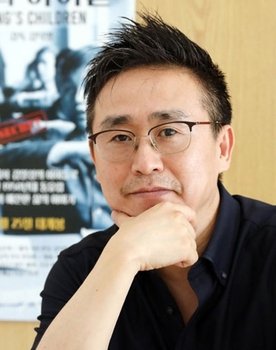 Kim Deog-young as Narrator (voice)