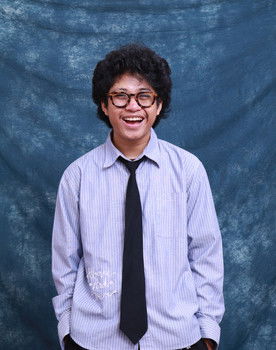 Umarawira as Cameraman Iknow A spot