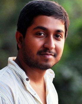 Vineeth Sreenivasan as Manu