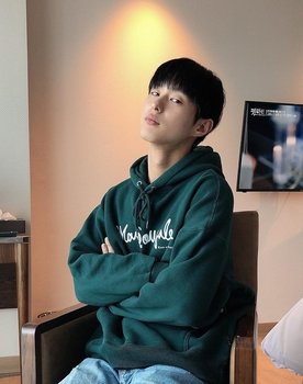 Kim Jae-heung as Jin Tae (Teenager)