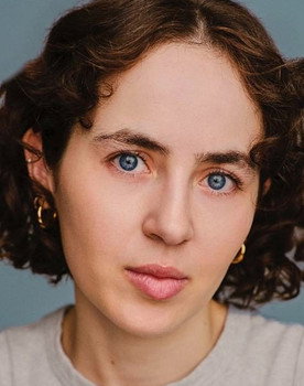 Niamh James as Aine