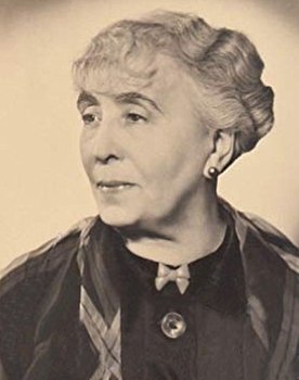 Olga Engl as 