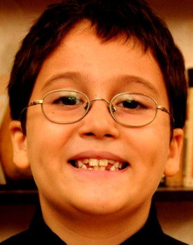 Osman Berk Selvi as Ataberk Şenyuva