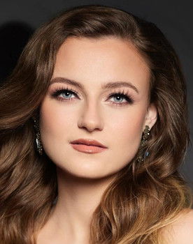 Sille Schnoor Nielsen as Charlotte