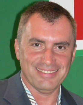 Géza Kaszás as Dmitri