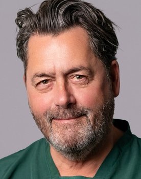 Kim Daugaard as Sig selv