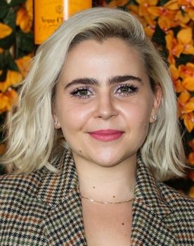 Mae Whitman Photo