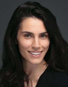 Serenay Aktaş as Şükran