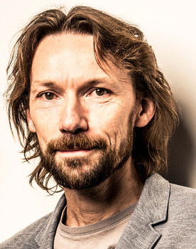 Nigel Martin Davey as Earl of Pembroke