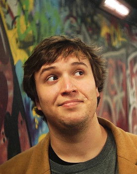 Manu Ausín as Frank