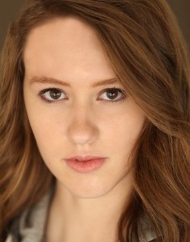 Hannah Mathes as Girl