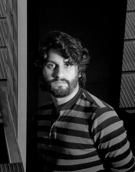 Akshay Bhatia as Writer