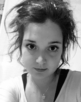 Radvánszki Ronett as Ildi