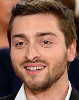 Simon Larvaron as Estienne / Thibault