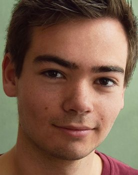 Edwin Bakker as Willy