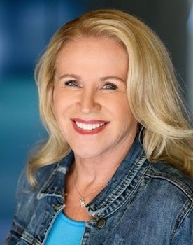 Manuela Denz as Steffi