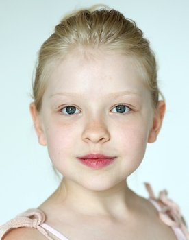 Eva Smirnova as Dasha