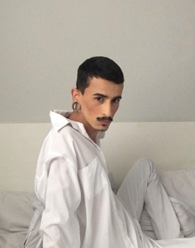 Breno Castro as Douglas