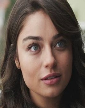 Zeynep Tülay Sağyaşar as Çiçekçi