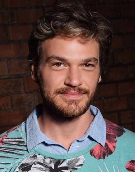 Emílio Dantas as Russo