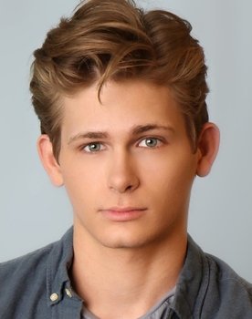 Johnny McCurrin as Dylan