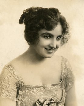Clara Williams as Annette Ancello Donnetti