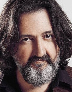 Renan Bilek as Emin Kaleli