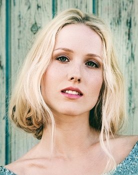Saara Pius as Karin