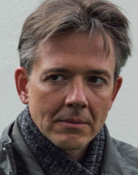 Wladimir Priel as Viktor