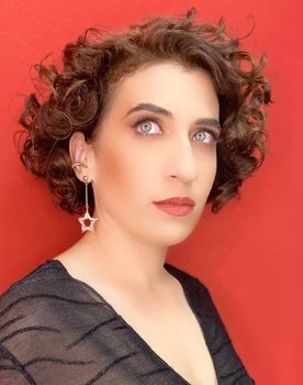 Danae Loukaki as Ζωή Νικολαΐδου