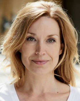 Anne-Marie Polster as Esther