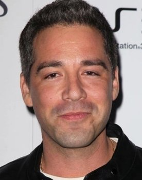 Hector Hugo as Alan