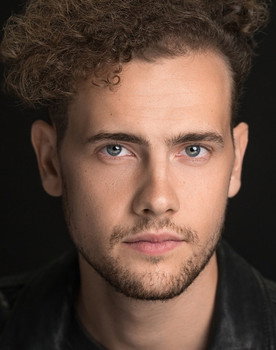 Michael MacKenzie as French Dignitary