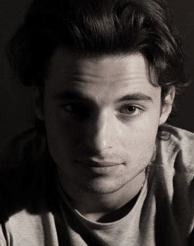 Dennis van Gulik as Vieze Opa (voice)