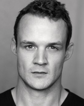 Josh Herdman as Simon