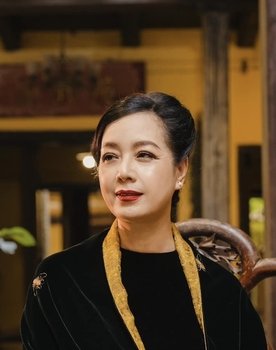Chiều Xuân as Cô Hoa