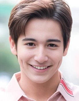 Martin Sidel as Mikey
