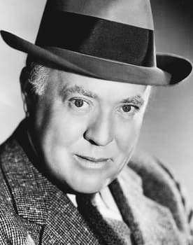 Guy Kibbee as Zachary Hicks