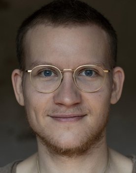Jannik Tesch as Kuhnert