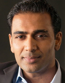 Sachin Joab as Simon Penny